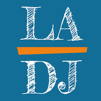 Logo de l'école de théâtre Les Apprentis du Jeu dans laquelle la coach donne des cours